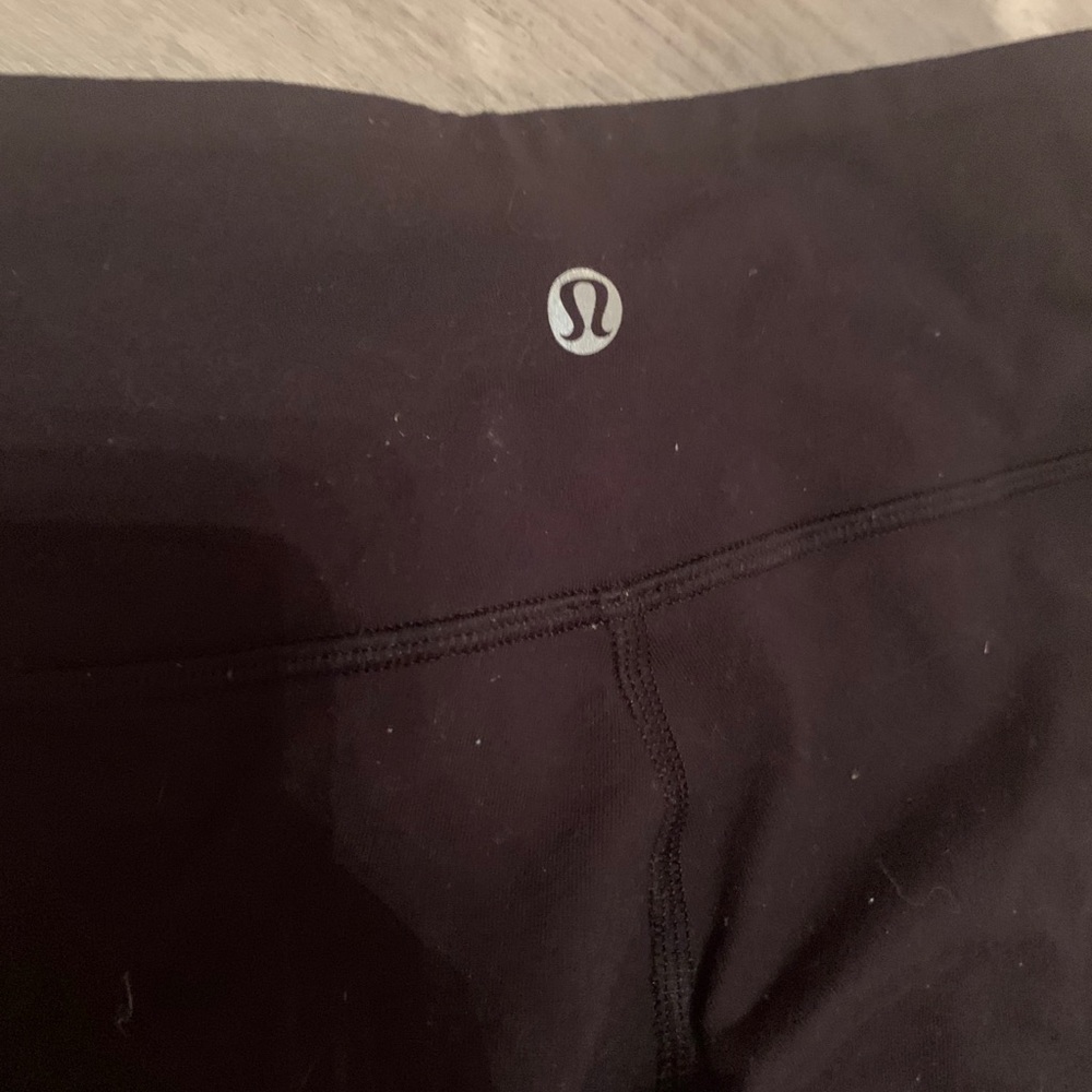25’’ black under high rise lululemon size 4